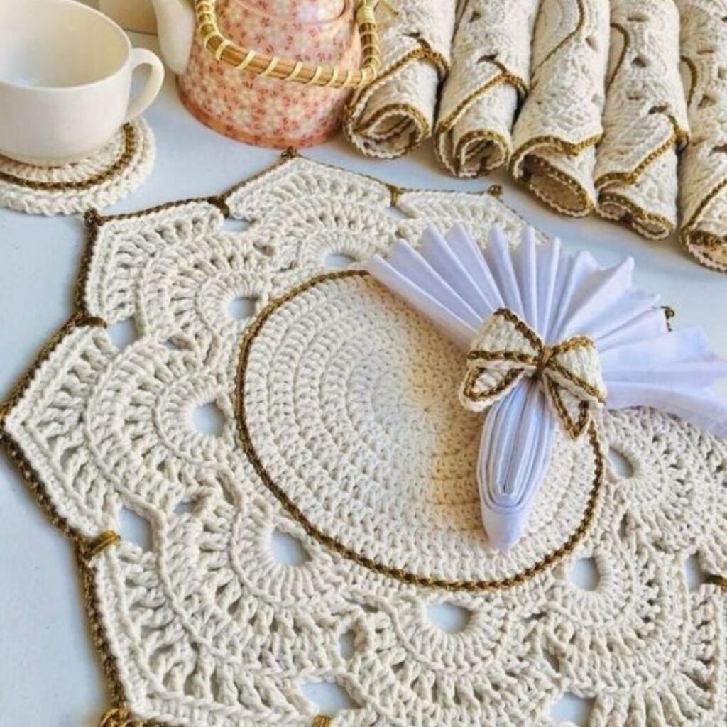Crochet Holiday Table Decor placemats and coasters